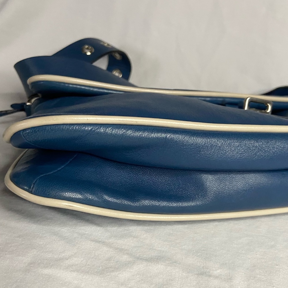 Prada vintage leather bag EXCELLENT CONDITION blue w white piping lock/keys - Picture 11 of 12
